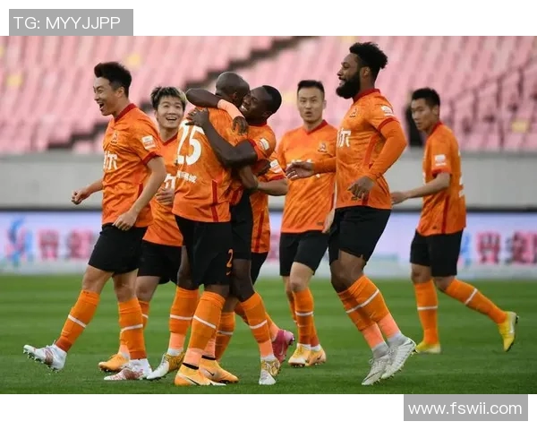 杨立瑜凭借绝美绝杀助上海绿地申花逆转大连一方，球队再次登上中超榜首